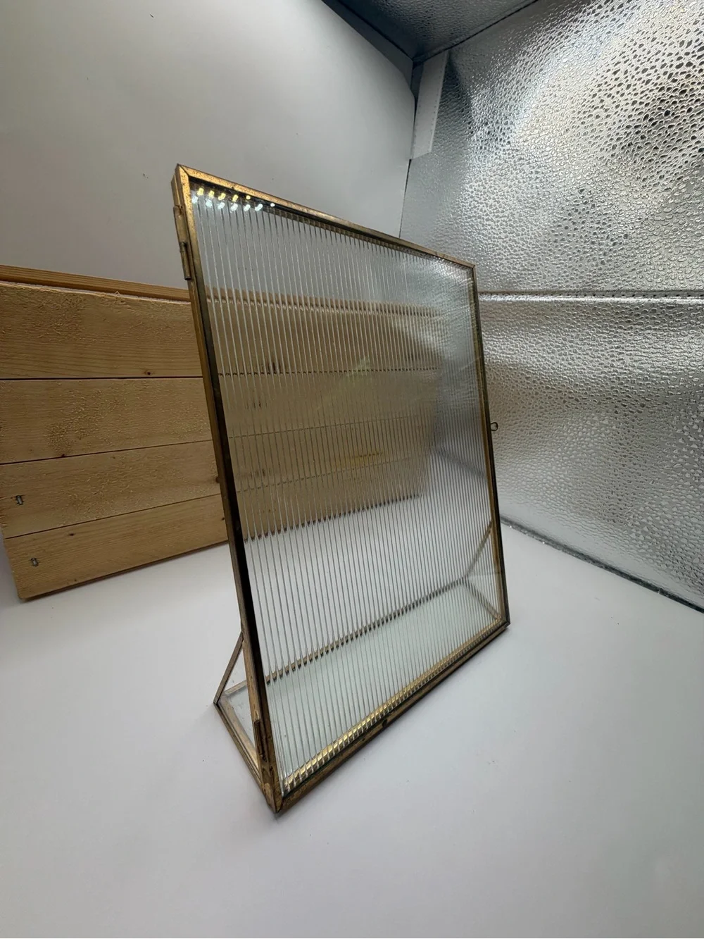 Vintage Brass Fluted Glass Hinged Standing Photo Frame 8x6